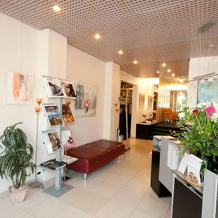 Hotel De La Vendee 3*