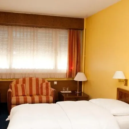Hotel De La Vendee 3*