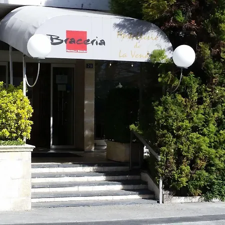 Hotel De La Vendee 3*